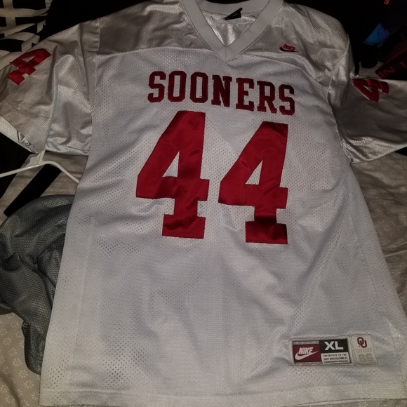 Nike Other - Nike Oklahoma Sooners Throwback Jersey
